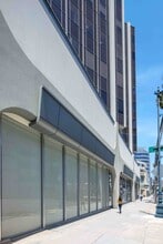 9737-9777 Wilshire Blvd, Beverly Hills, CA à louer Photo de l’immeuble– Image 2 sur 8