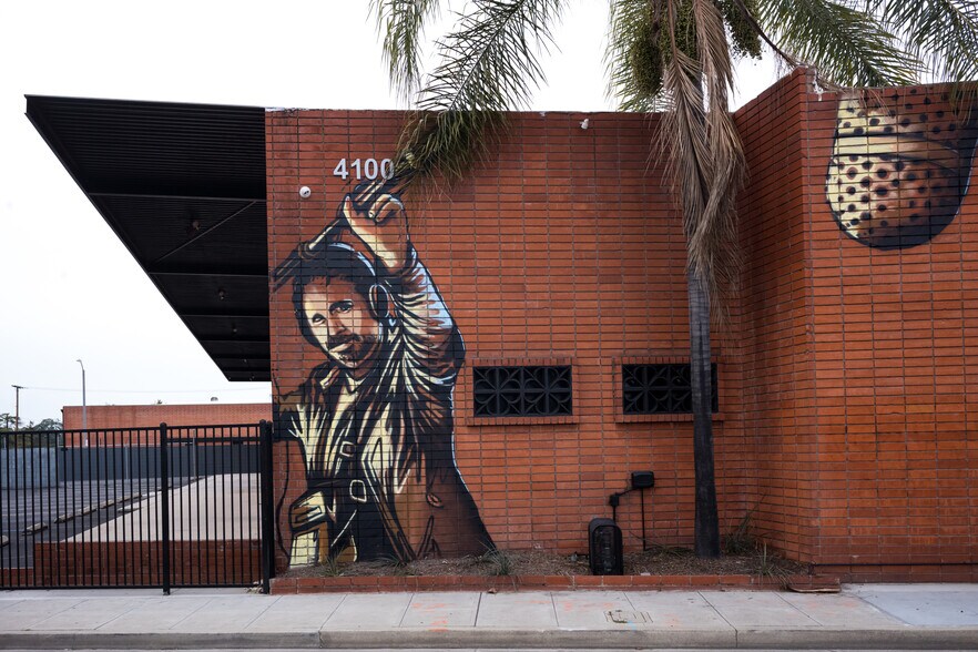 4406-4408 Vanowen St, Burbank, CA à louer - Photo de l’immeuble – Image 3 sur 8