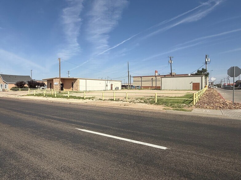 1011 E 7th St, Odessa, TX à louer - Photo de l’immeuble – Image 2 sur 11