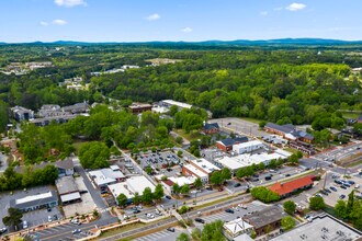 117 Towne Lake Pky, Woodstock, GA - Vue aérienne  vue de carte - Image1