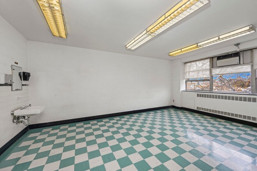 1 Brighton Ave, Staten Island, NY à vendre - Photo intérieure – Image 2 sur 11