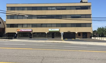 1030 Upper James St, Hamilton, ON à louer Photo de l’immeuble– Image 2 sur 6