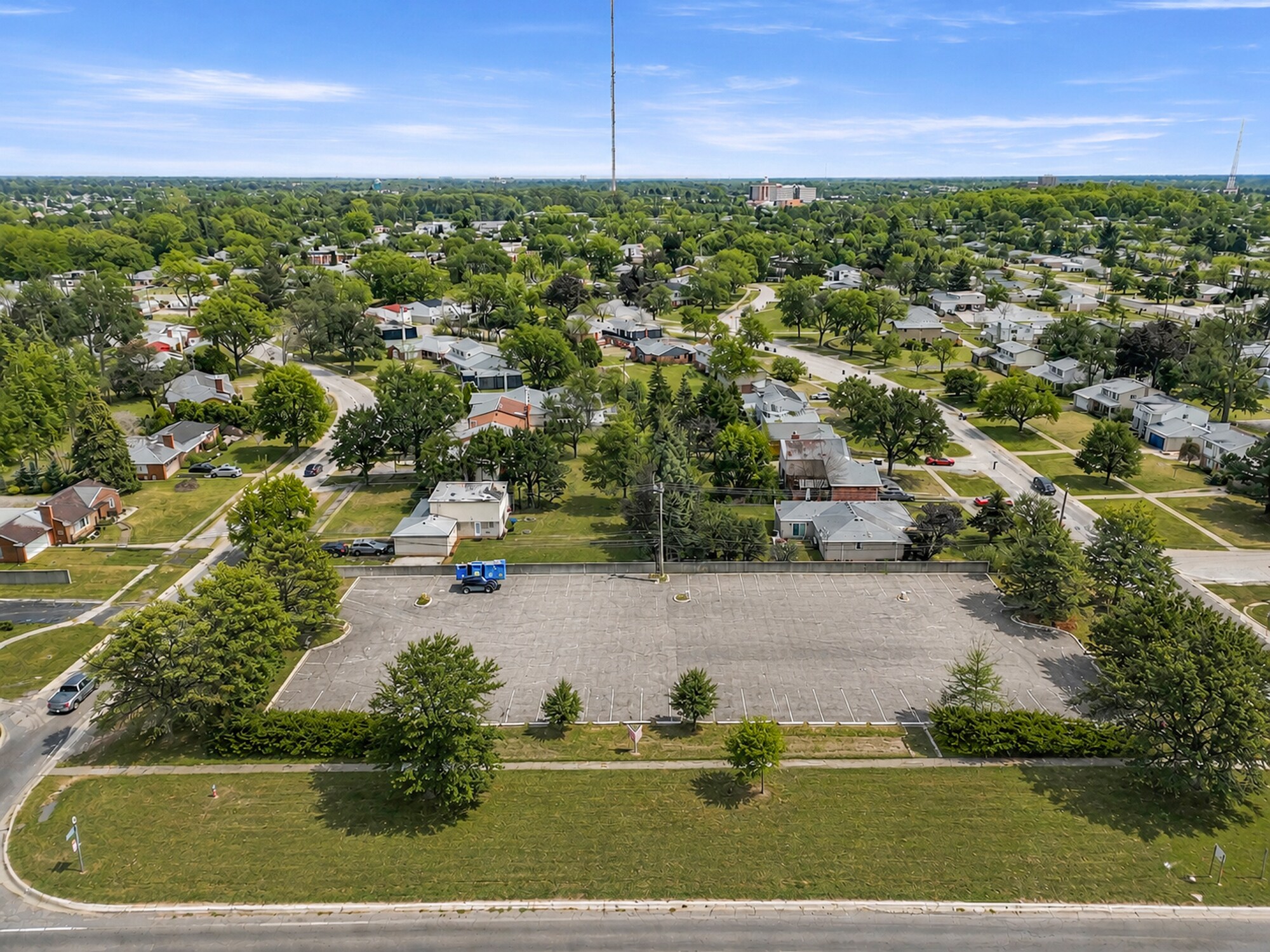 26026 Southfield Rd, Lathrup Village, MI à vendre Photo de l’immeuble– Image 1 sur 10