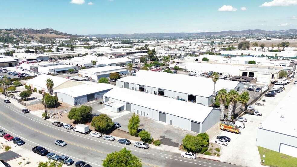 420 Vernon Way, El Cajon, CA à louer - Photo de l’immeuble – Image 3 sur 3