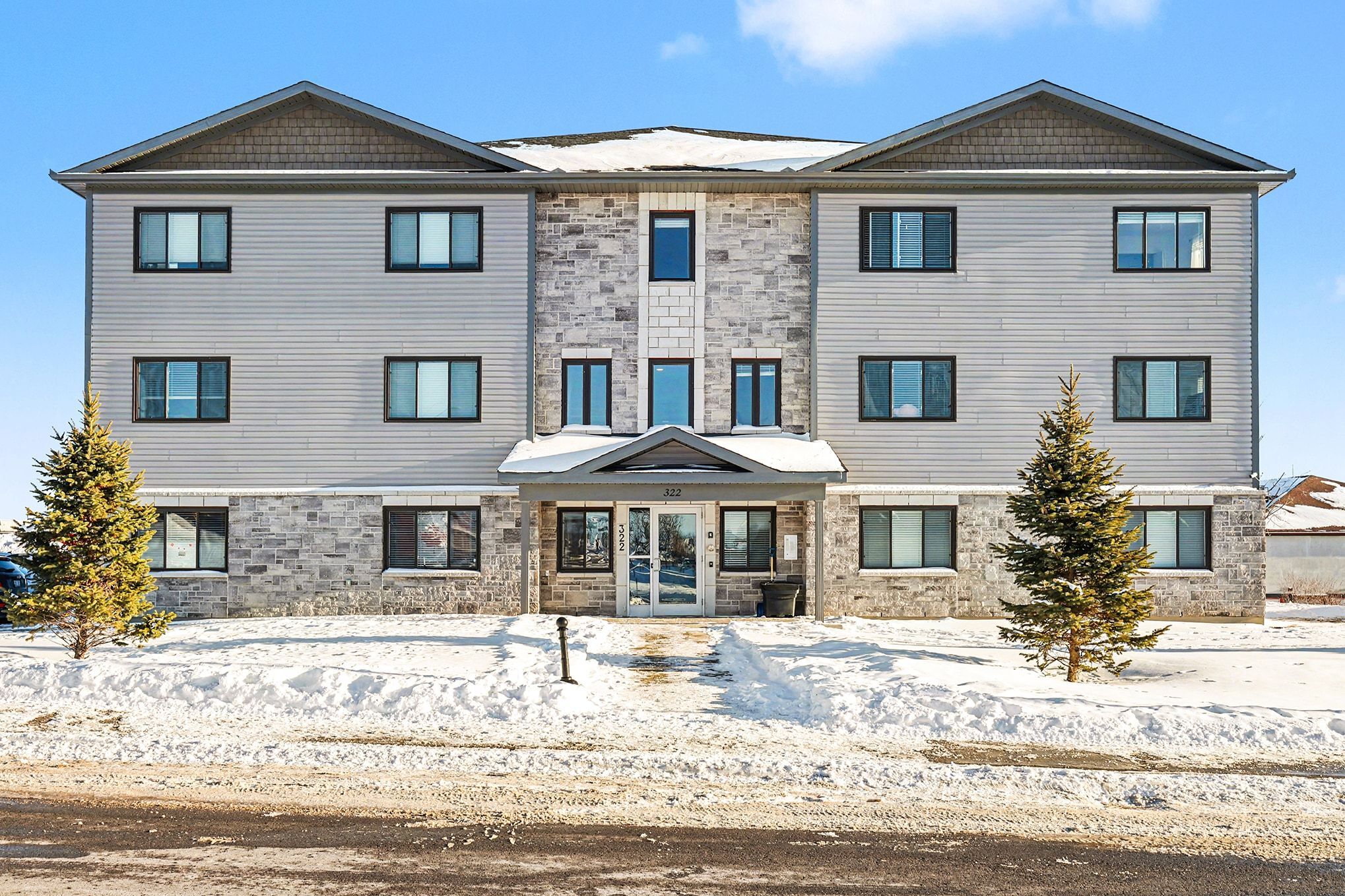 322 Honeyborne St, Mississippi Mills, ON à vendre Photo principale– Image 1 sur 13