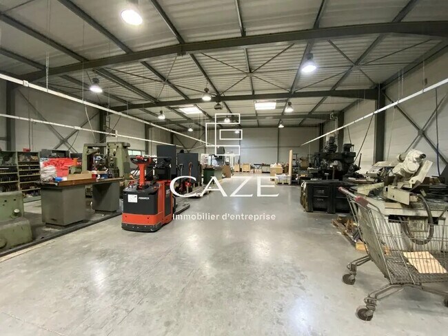 Plus de détails pour Local d’activités à vendre