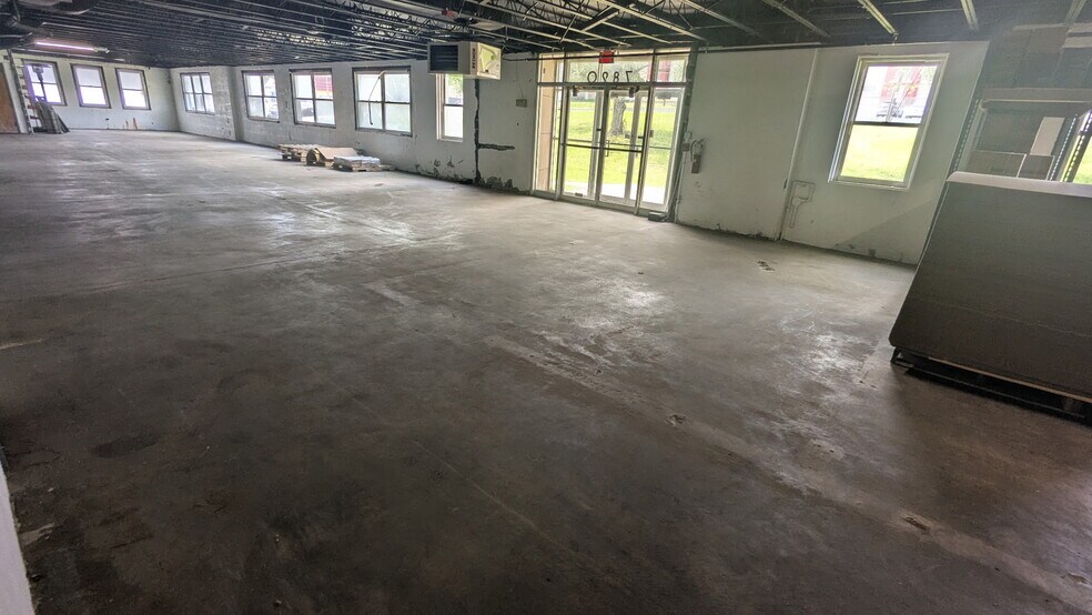 7820 Reading Rd, Cincinnati, OH à louer - Photo de l’immeuble – Image 2 sur 29
