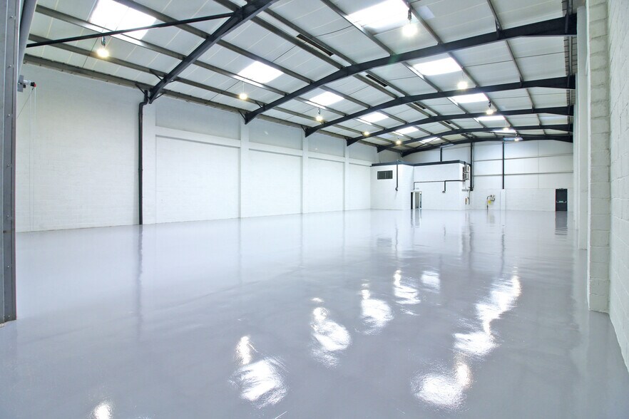 5-8 Cartwright Rd, Stevenage à louer - Photo de l’immeuble – Image 2 sur 2