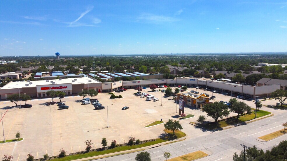 2760 E Trinity Mills Rd, Carrollton, TX à louer - Photo de l’immeuble – Image 3 sur 9