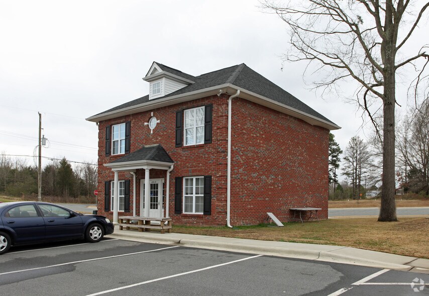 2313 Katie Leigh Ln, Monroe, NC à vendre - Photo de l’immeuble – Image 3 sur 4