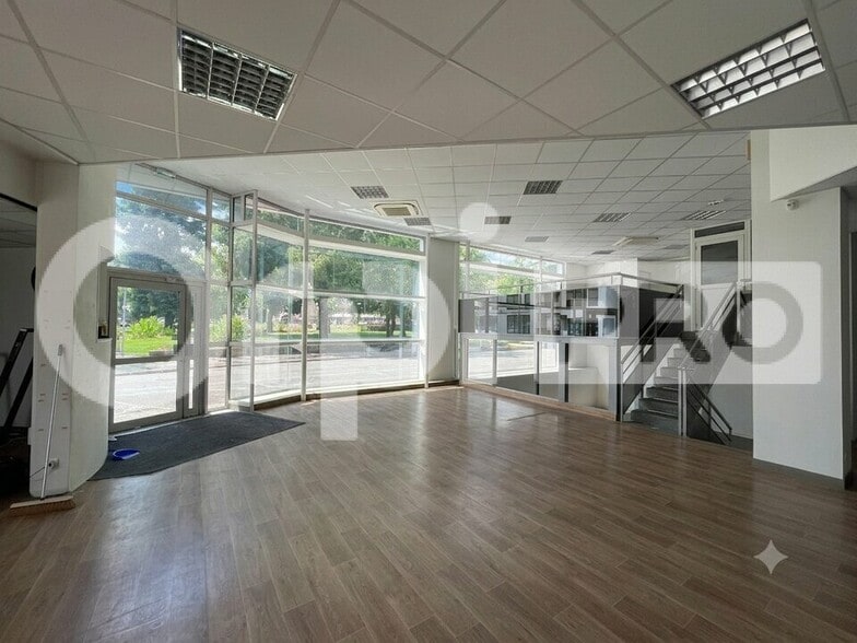 Local commercial dans Dax à louer - Photo intérieure – Image 1 sur 7