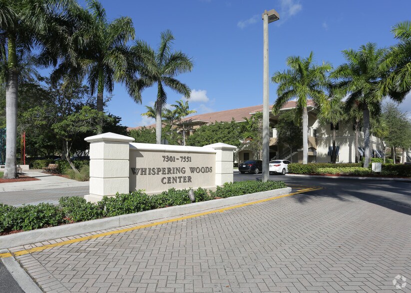 7451 Wiles Rd, Coral Springs, FL à louer - Photo de l’immeuble – Image 2 sur 18