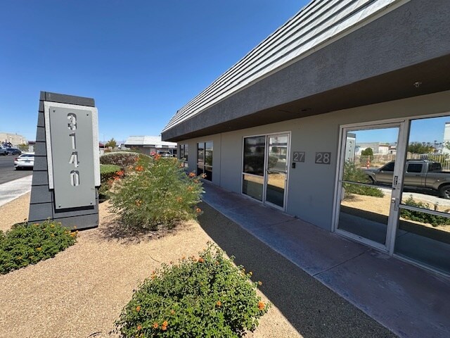 3140 Polaris Ave, Las Vegas, NV à louer - Photo de l’immeuble – Image 2 sur 12