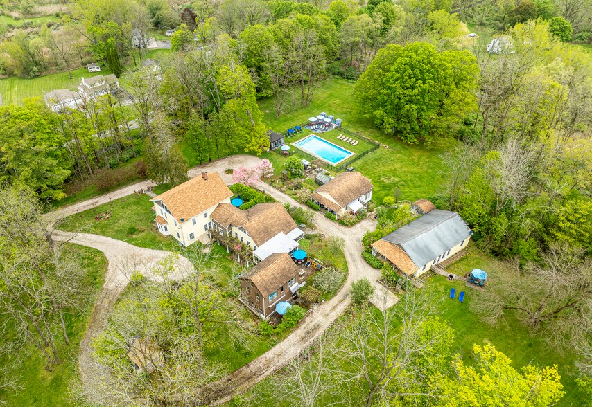 18 Stagecoach Ln, Amenia, NY à vendre - Photo de l’immeuble – Image 2 sur 35
