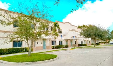 12341-12351 NW 35th St, Coral Springs, FL à louer Photo de l’immeuble– Image 1 sur 7