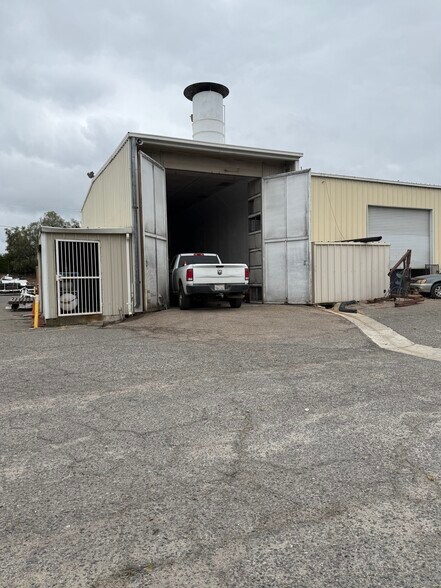 530 Maple Street St, Ramona, CA à louer - Photo de l’immeuble – Image 2 sur 2