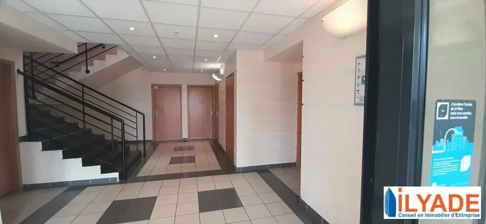 730 Rue René Descartes, Aix-en-Provence à louer - Photo de l’immeuble – Image 3 sur 5