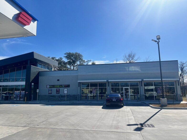 2110 Tidwell Rd, Houston, TX à louer - Photo principale – Image 1 sur 4