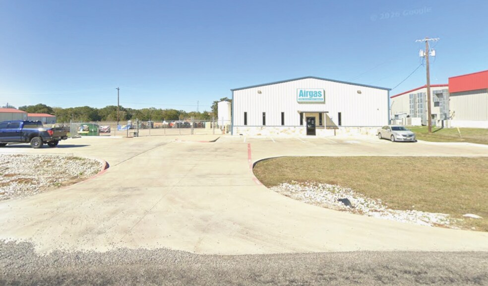 5924 Matrix Dr, College Station, TX à vendre - Photo de l’immeuble – Image 2 sur 2