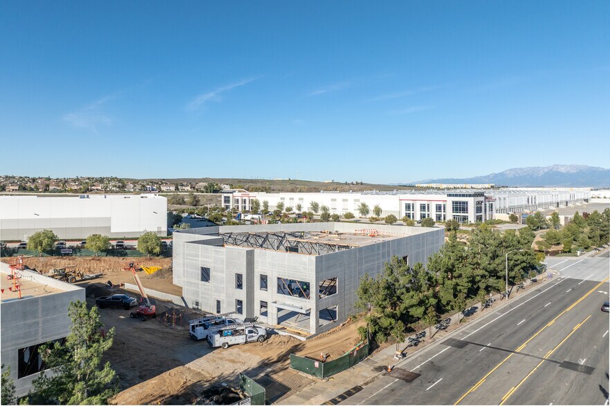 14635 Meridian Pky, Riverside, CA à vendre - Photo de la construction – Image 3 sur 5