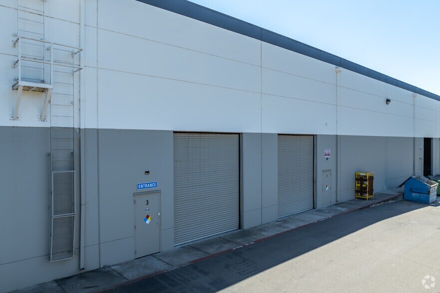 9819 Business Park Dr, Sacramento, CA à louer - Photo de l’immeuble – Image 2 sur 4