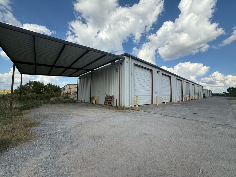 217 S Alliance Ct, Oklahoma City, OK à louer - Photo de l’immeuble – Image 3 sur 13