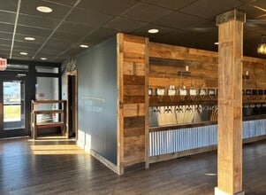 300 W Main St, Avon, CT à louer Photo intérieure– Image 1 sur 1