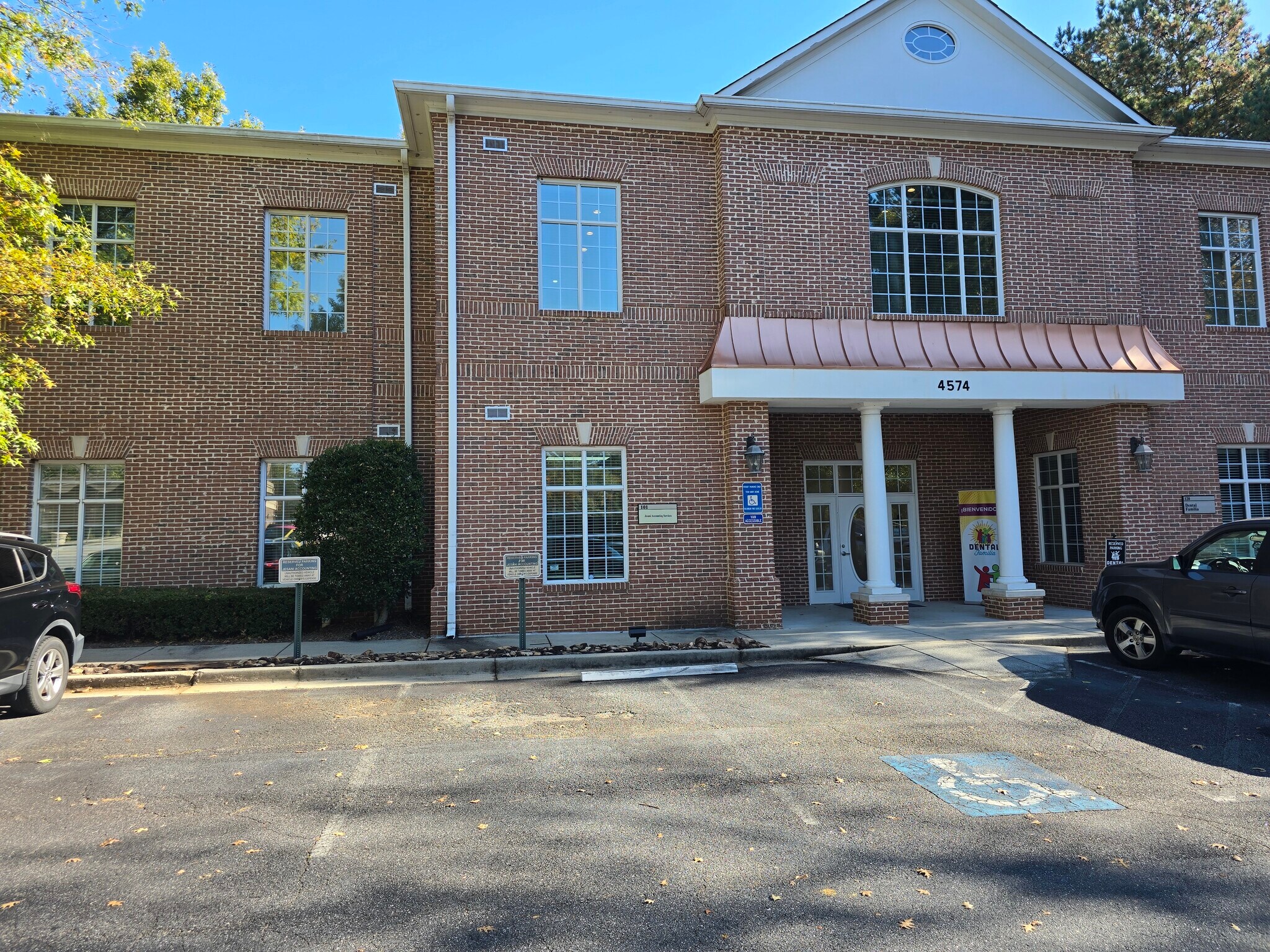 4574 Lawrenceville Hwy NW, Lilburn, GA à vendre Photo de l’immeuble– Image 1 sur 10