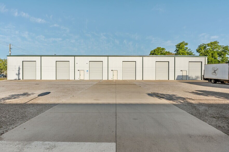 201 Lovejoy Rd NW, Fort Walton Beach, FL à louer - Photo de l’immeuble – Image 1 sur 5