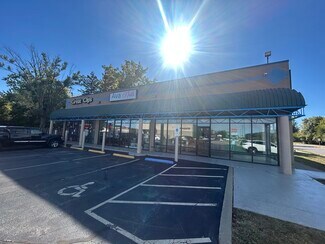 Plus de détails pour 215 E Ash Ave, Decatur, IL - Local commercial à louer