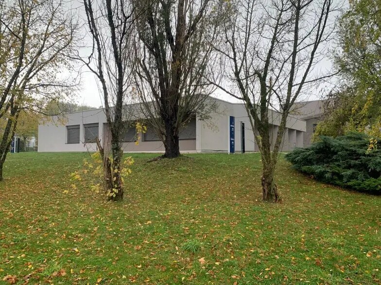 Bureau dans Saint-Apollinaire à louer - Photo de l’immeuble – Image 1 sur 7