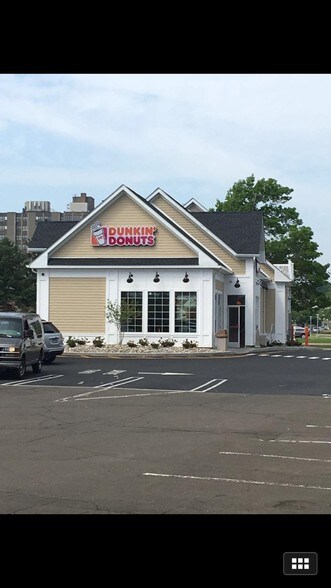 250 Captain Thomas Blvd, West Haven, CT à louer - Photo de l’immeuble – Image 2 sur 25