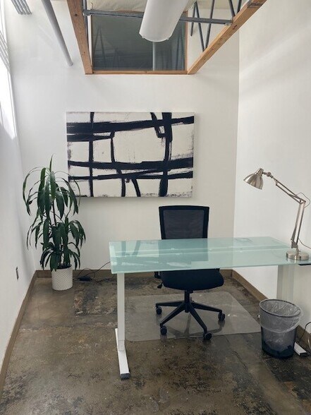 8335 W Sunset Blvd, West Hollywood, CA à louer - Photo de l’immeuble – Image 2 sur 22