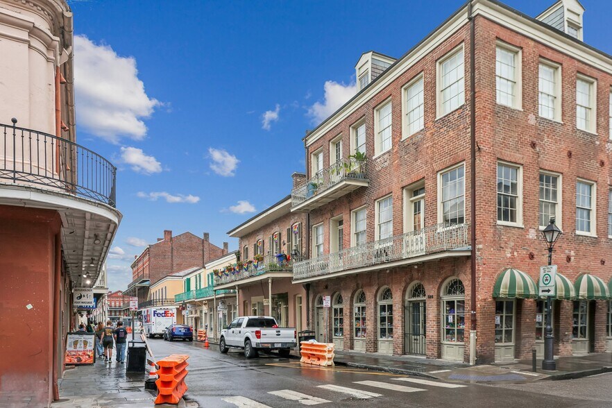 604-608 Chartres St, New Orleans, LA à louer - Photo de l’immeuble – Image 2 sur 11