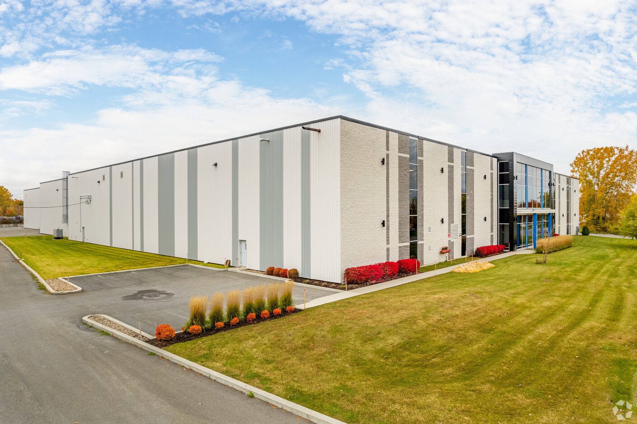 65 Av Liberté, La Prairie, QC à louer Photo principale– Image 1 sur 5