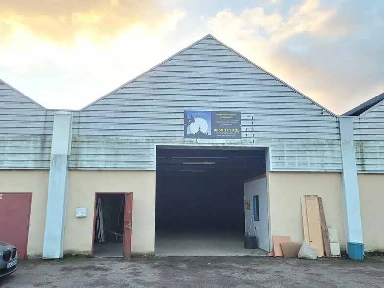 Local d’activités dans Darnétal à louer - Photo de l’immeuble – Image 1 sur 5