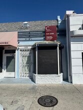 7509 Melrose Ave, Los Angeles, CA à vendre Photo intérieure– Image 1 sur 4