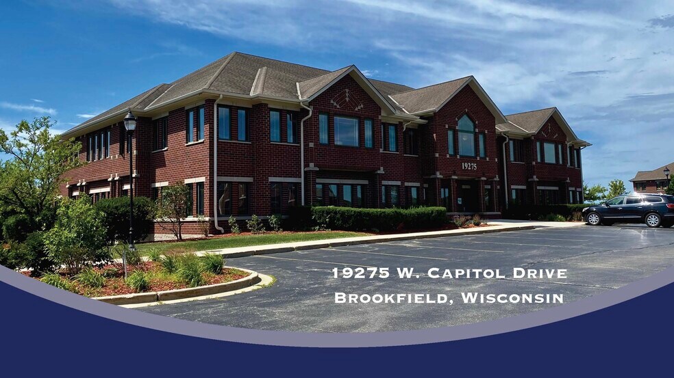 19275 W Capitol Dr, Brookfield, WI à vendre - Photo principale – Image 1 sur 2