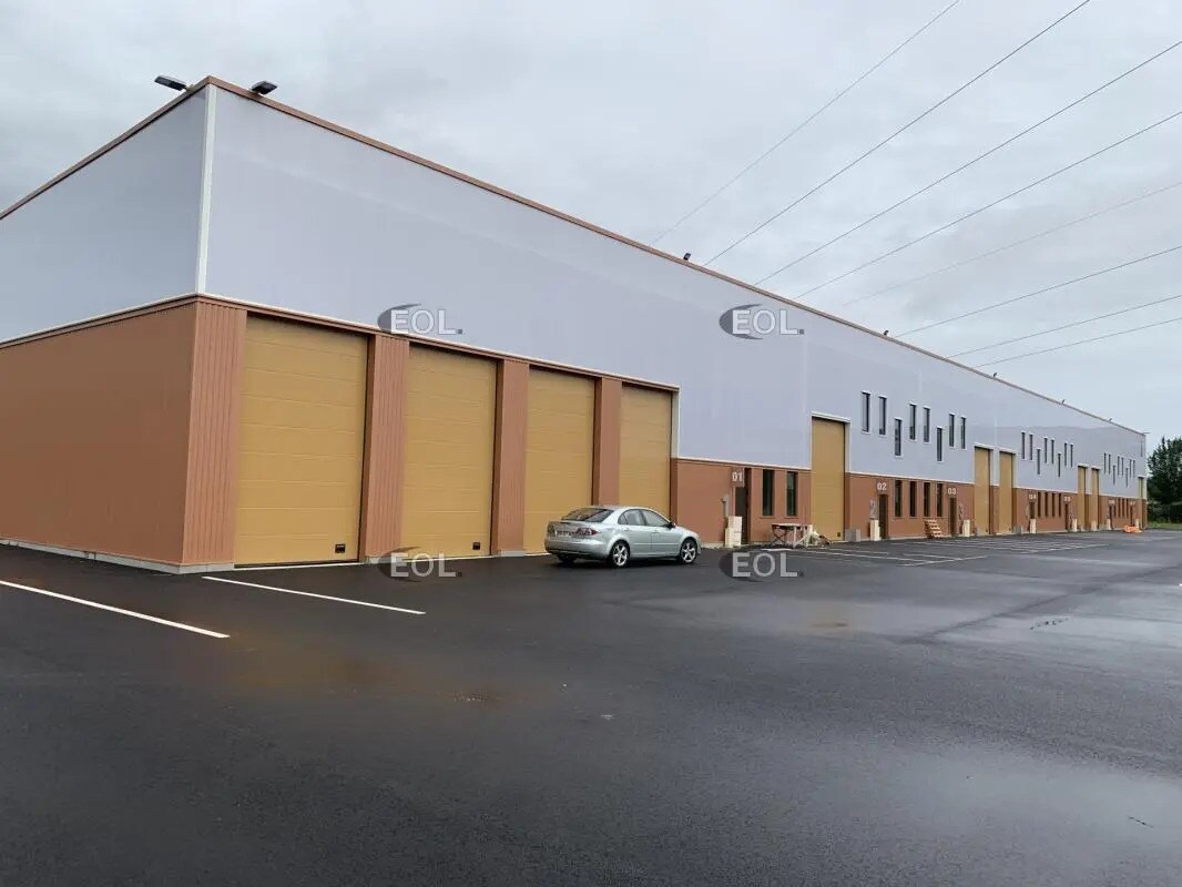 Local d’activités dans Le Coudray-Montceaux à louer Photo de l’immeuble– Image 1 sur 6