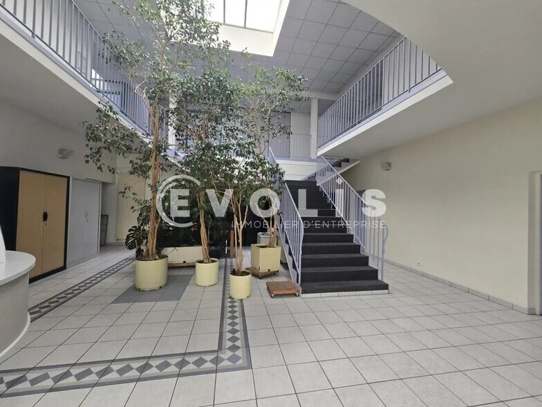 Bureau dans Gometz-le-Châtel à louer - Photo de l’immeuble – Image 2 sur 6