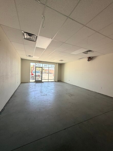 9411 Dyer St, El Paso, TX à louer - Photo intérieure – Image 3 sur 5
