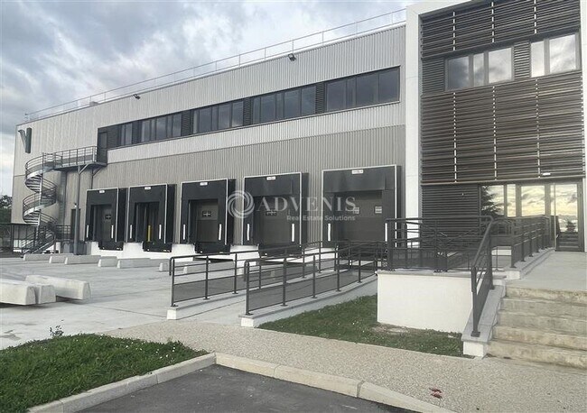 Plus de détails pour Industriel/Logistique à louer