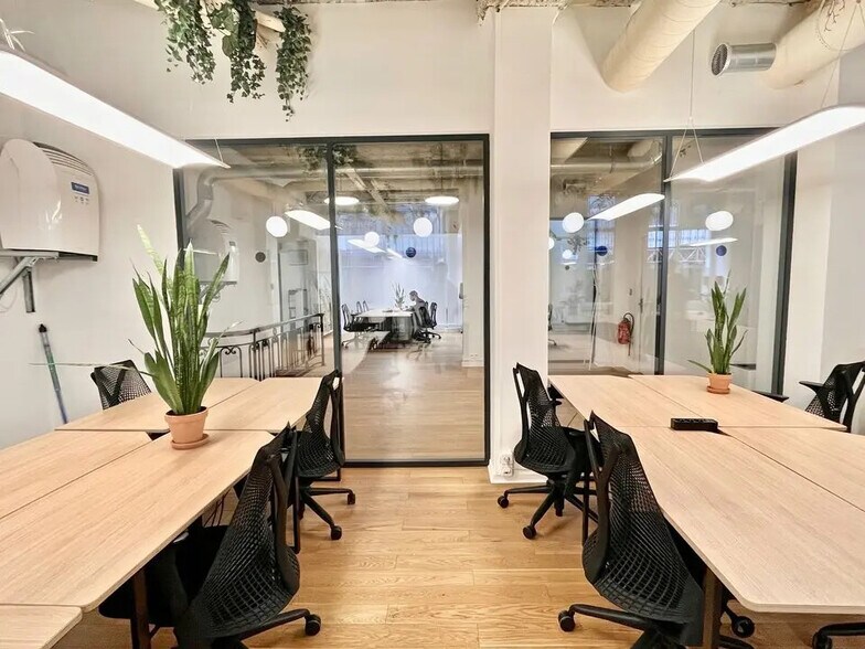 Bureau dans Paris à louer - Photo de l’immeuble – Image 2 sur 10