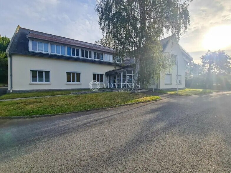 Bureau dans Lannion à vendre - Photo principale – Image 1 sur 12