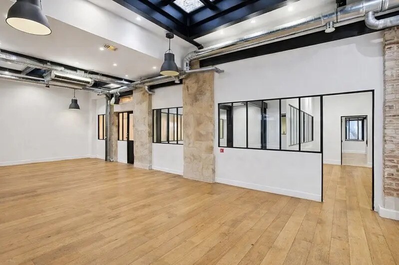 30 Rue Blondel, Paris à louer - Photo de l’immeuble – Image 2 sur 7