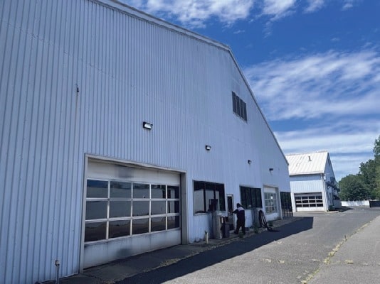 18 Cindy Ln, Tinton Falls, NJ à louer - Photo de l’immeuble – Image 2 sur 10