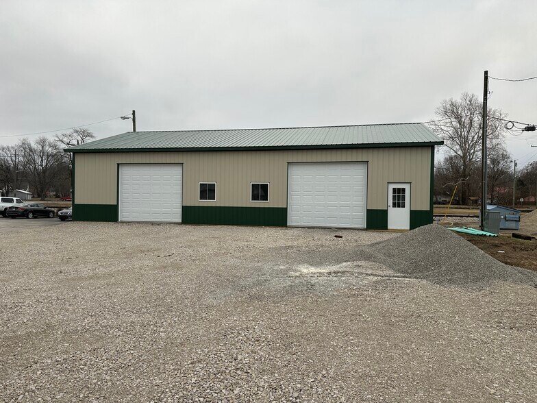 263 Commercial St, Worthington, IN à vendre - Photo de l’immeuble – Image 2 sur 6