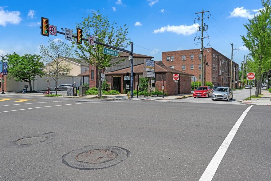 377 E High St, Pottstown, PA à vendre - Photo de l’immeuble – Image 3 sur 30