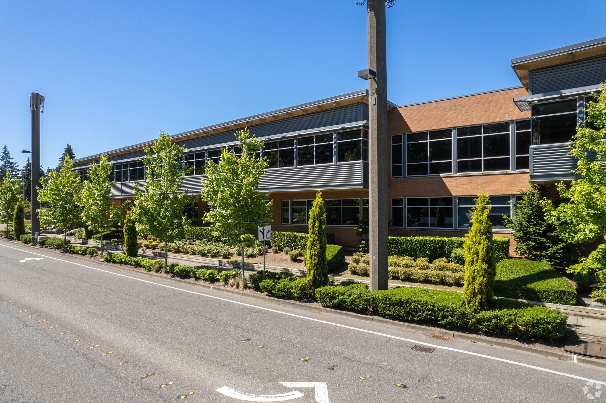 655 156th Ave SE, Bellevue, WA à louer Photo principale– Image 1 sur 13