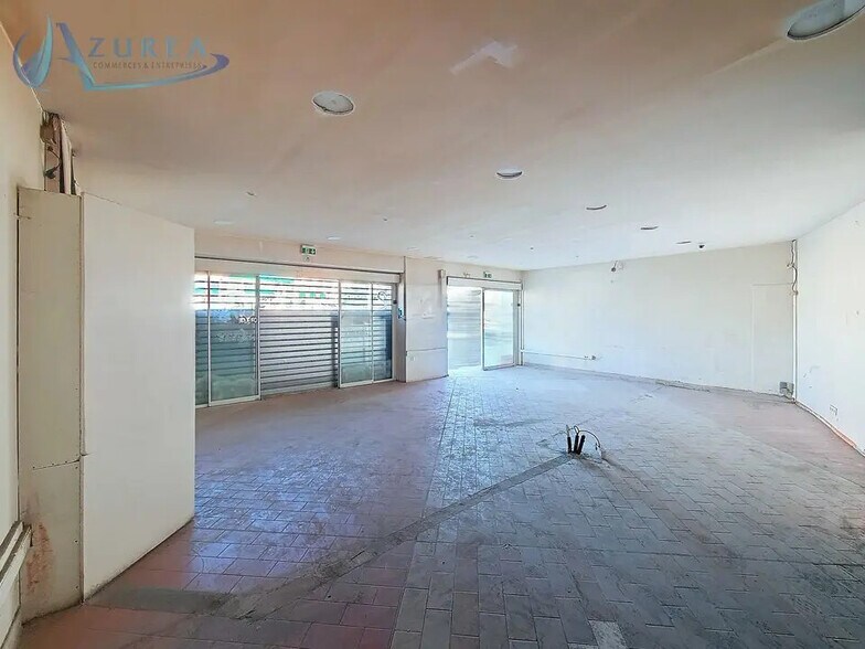 Local commercial dans JUAN-LES-PINS à louer - Photo de l’immeuble – Image 1 sur 8
